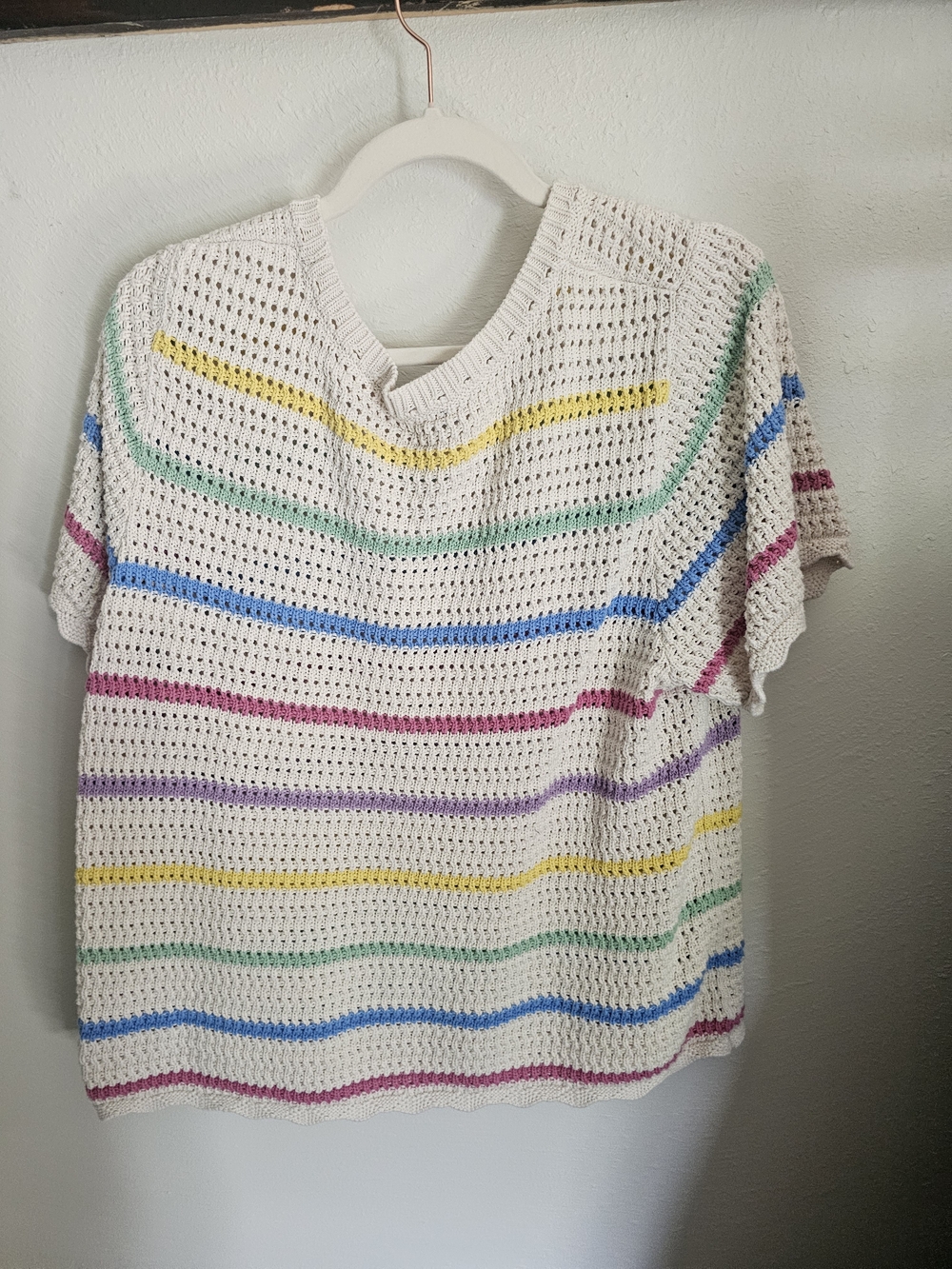 GAP White Open-Knit V-Neck Short Sleeve Top with Pastel Stripes